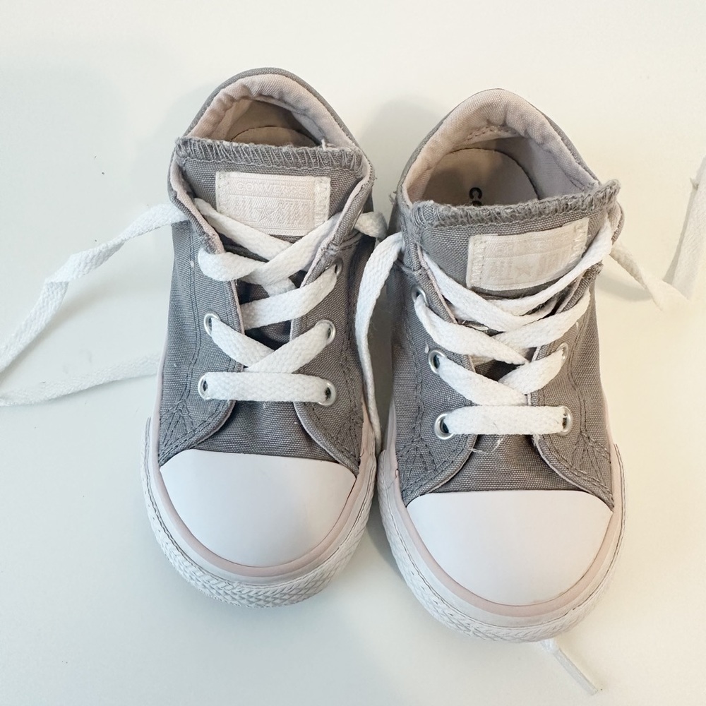 Converse All Star Toddler Girls size 8 Gray Low Top Fabric 760908f